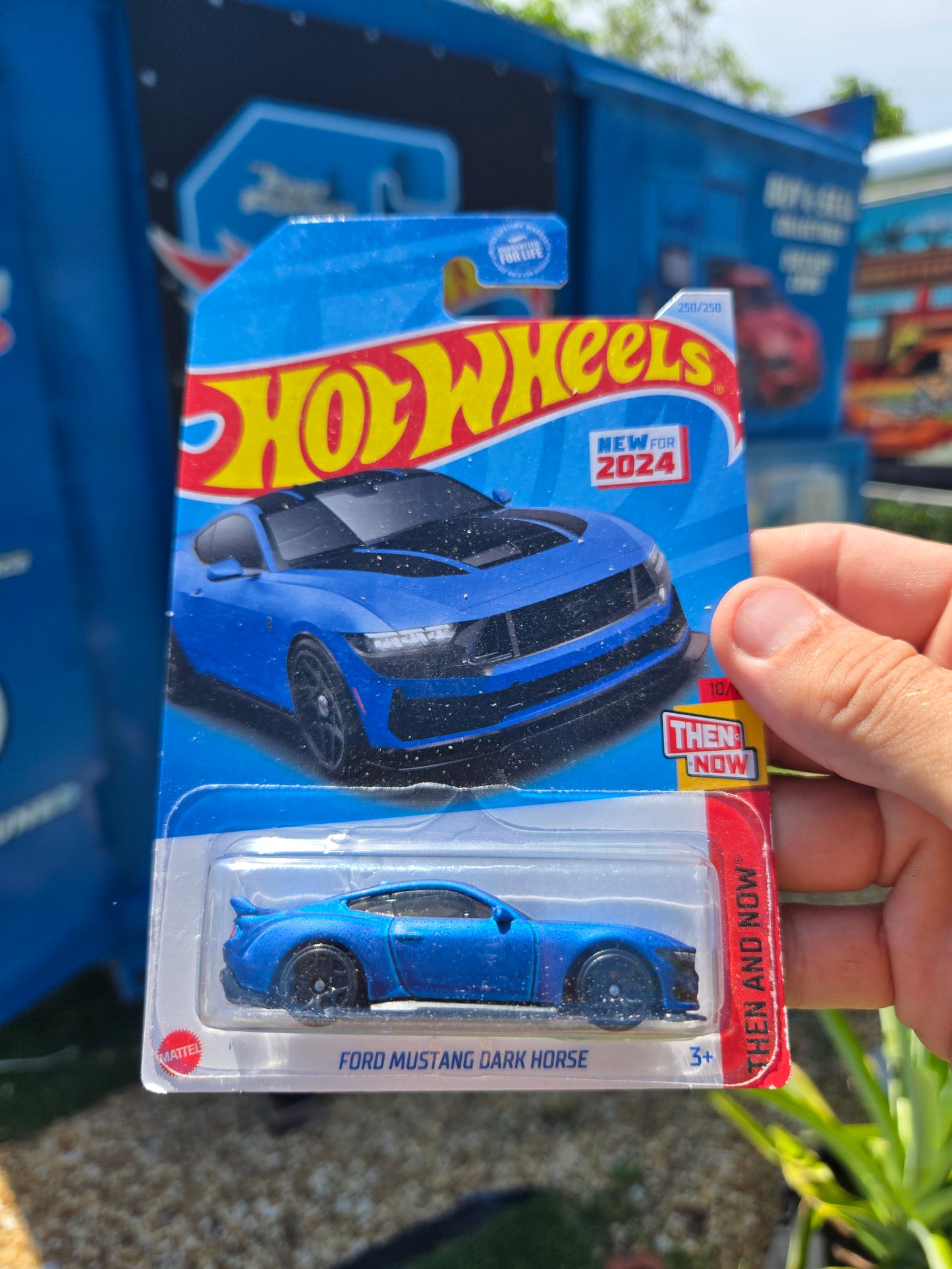 Ford Mustang Dark Horse- blue