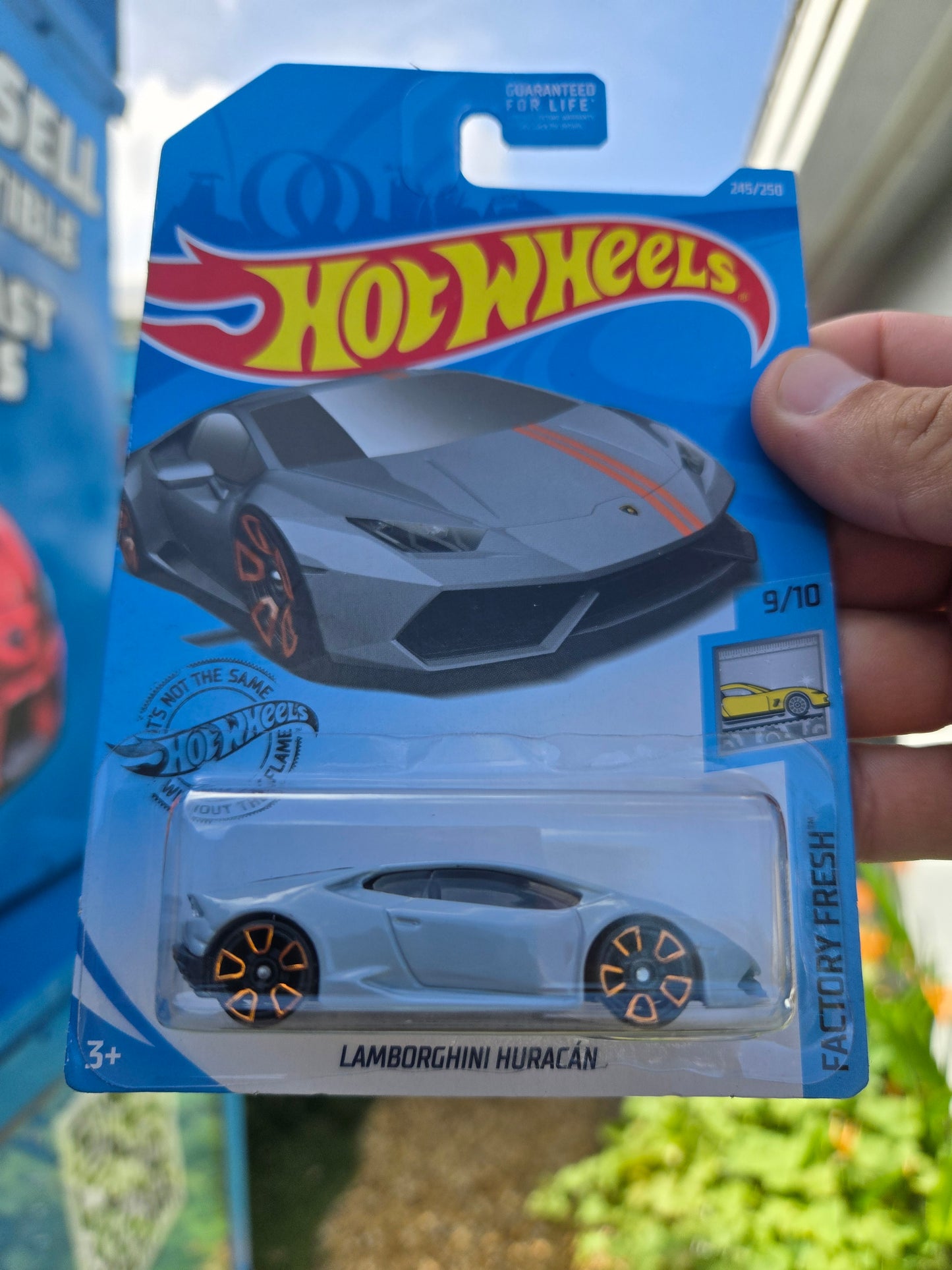 Lamborghini Huracan – light gray