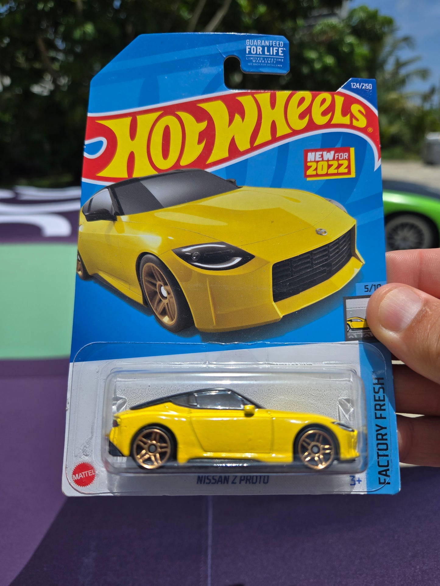 Nissan Z - yellow