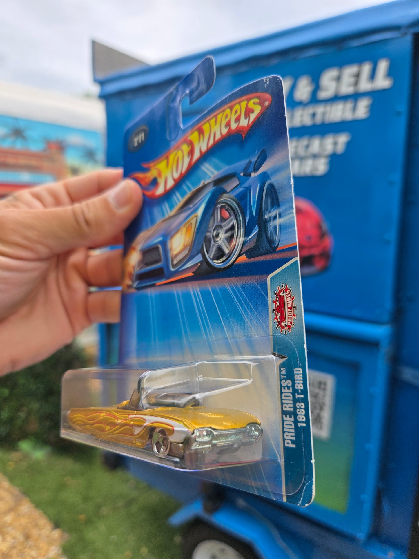 1963 Ford thunderbird (t-bird) - gold