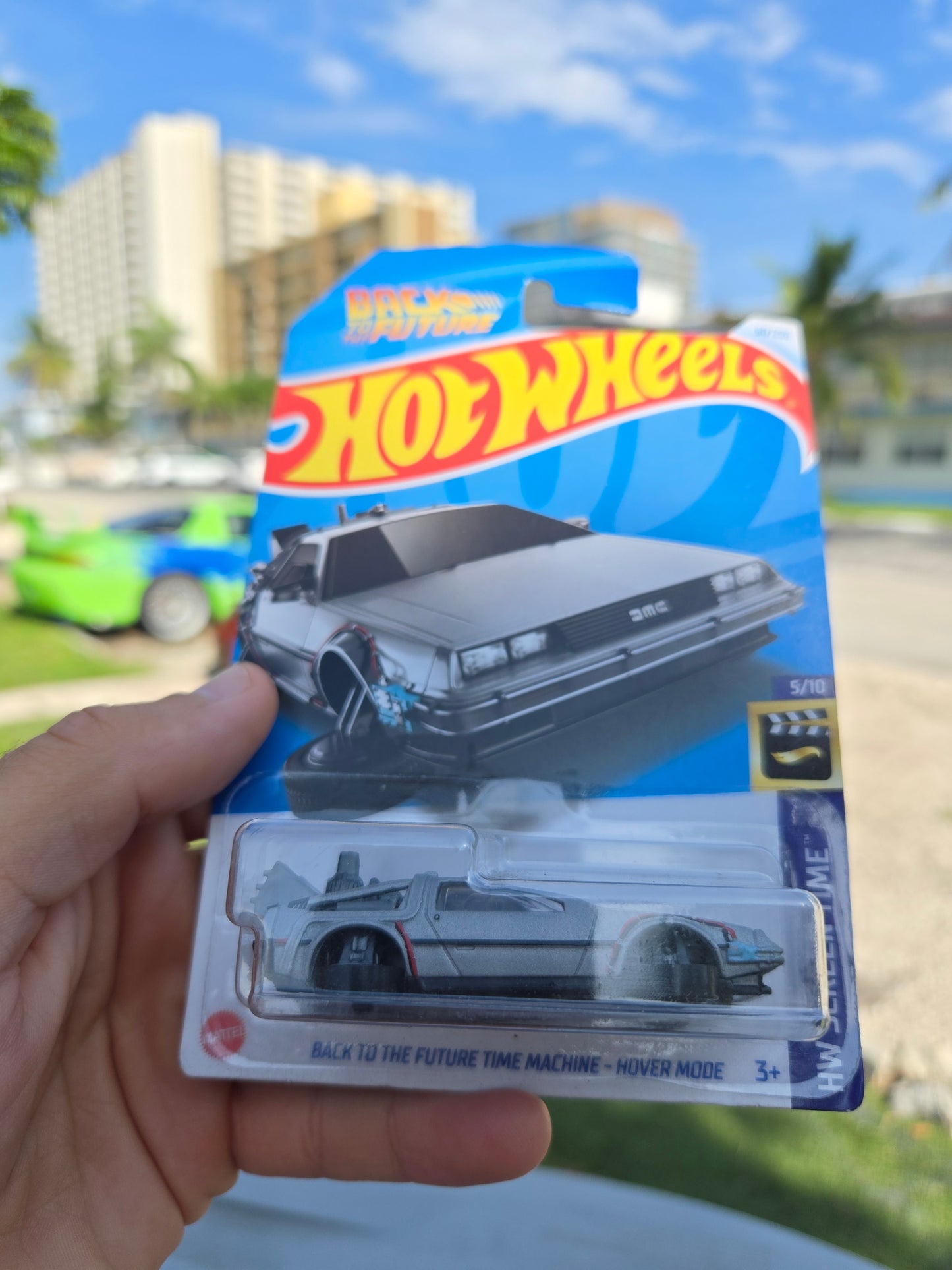 Back to the future Time Machine – hover mode (delorean)