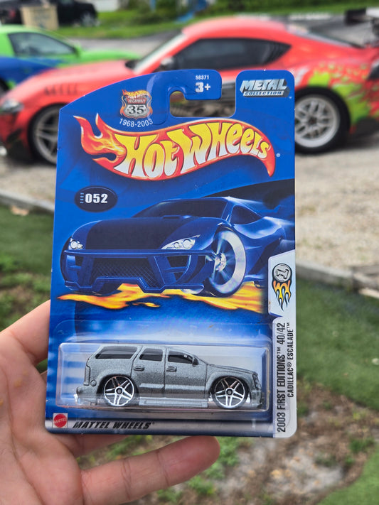Cadillac Escalade - silver