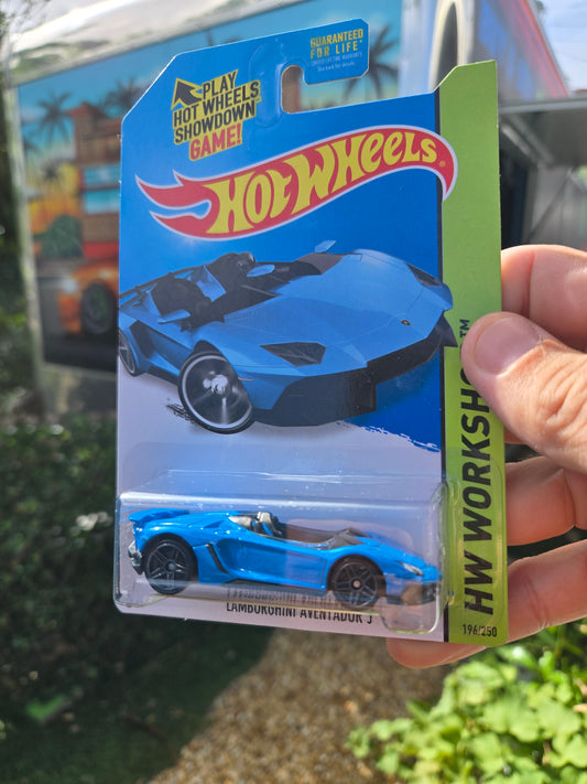 Lamborghini Aventador roadster J - blue