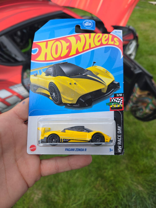Pagani Zonda R - yellow