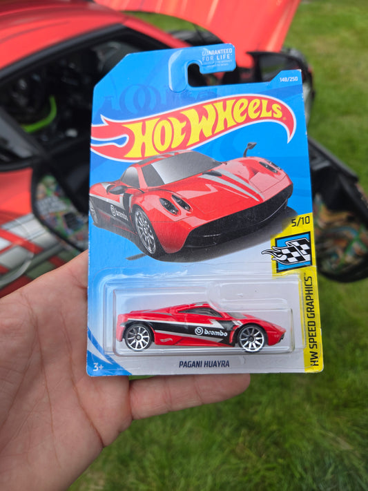 Pagani Huayra coupe - red