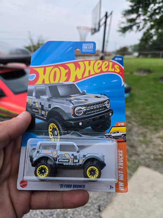 ‘21 Ford Bronco - silver
