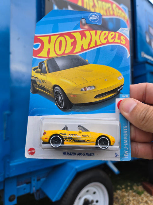 ‘91 Mazda MX-5 Miata - yellow