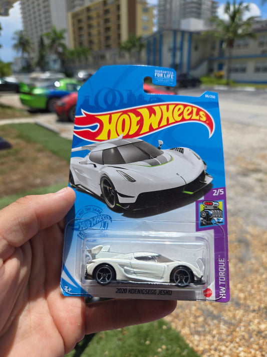 Koenigsegg Jesko - white