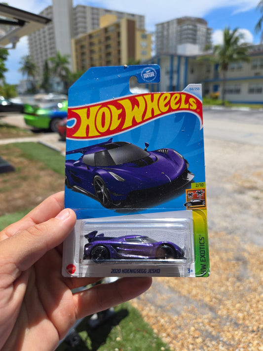 Koenigsegg Gemera- purple