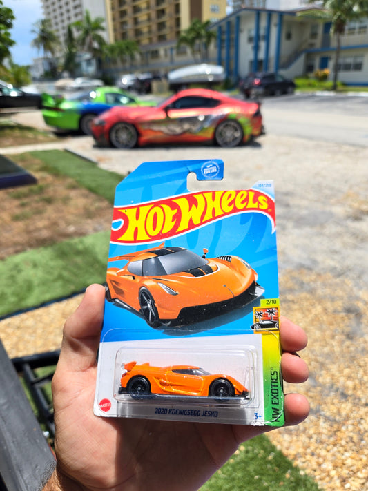 Koenigsegg Gemera- orange