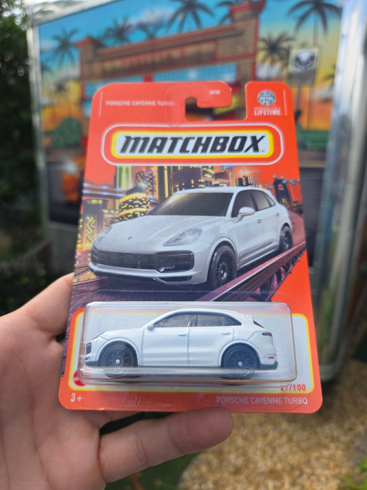 Porsche Cayenne Turbo - white