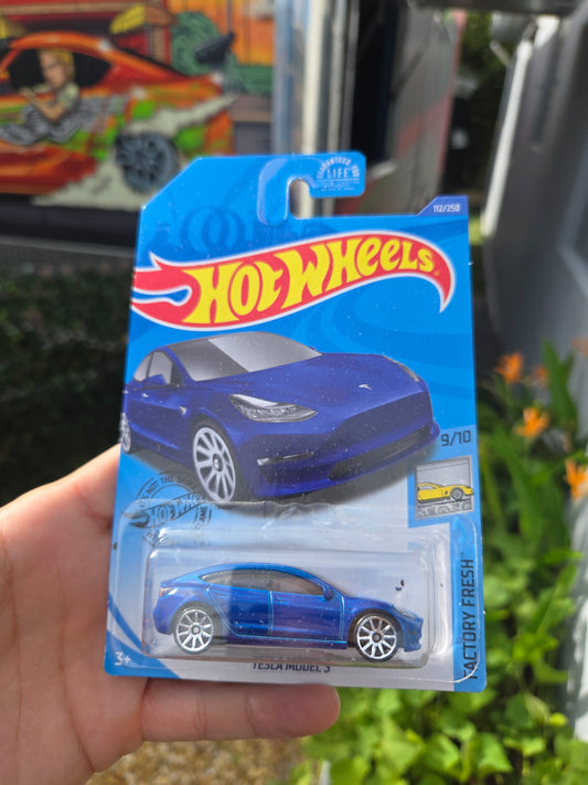 Tesla model 3 – blue
