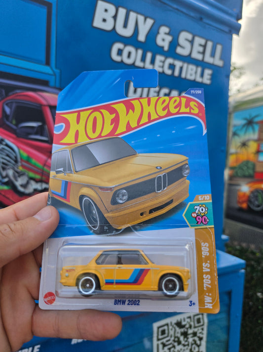 BMW 2002 – yellow