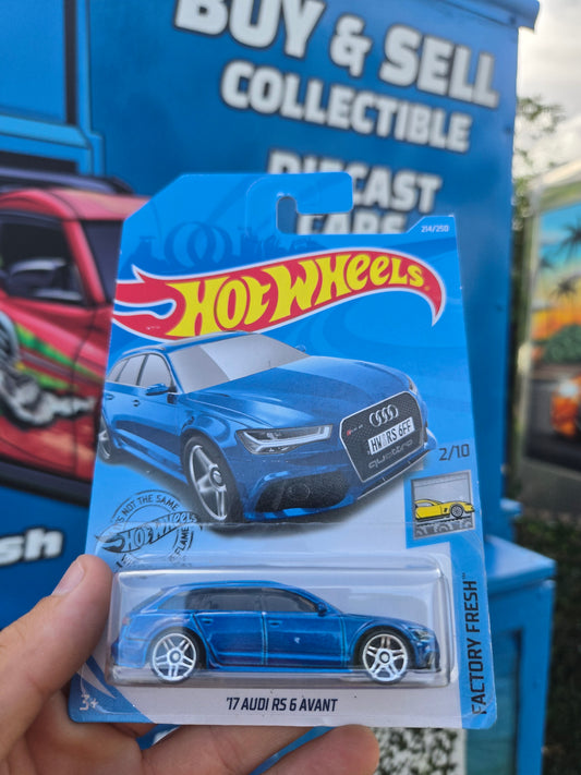 ‘17 Audi RS6 Avant wagon -blue