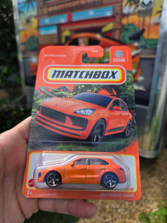 2022 Porsche Macan - orange