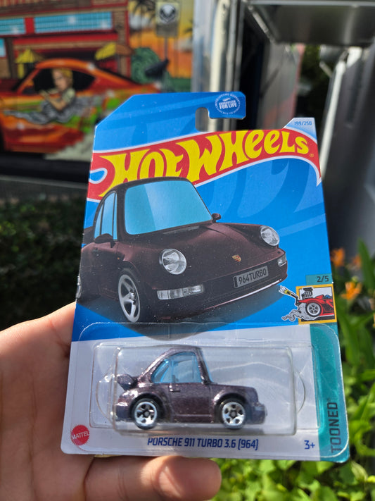 Porsche 911 Turbo Tooned - dark purple