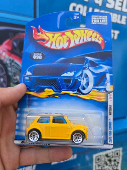Mini cooper - yellow