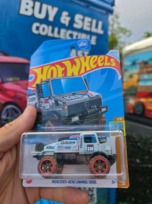 Mercedes Benz Unimog 1300L - Zamac (Walmart exclusive)