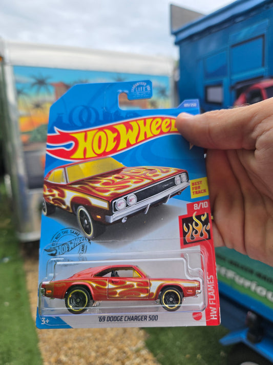 1969 Dodge Charger 500 – orange flames