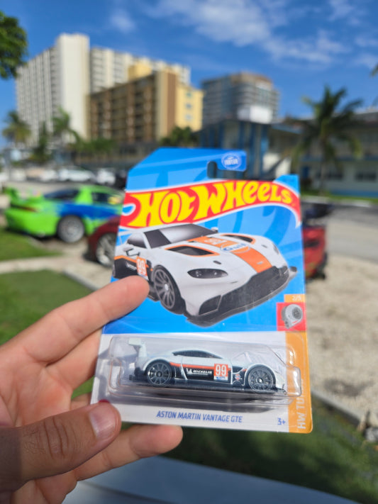 Aston Martin Vantage GTE – Gulf white