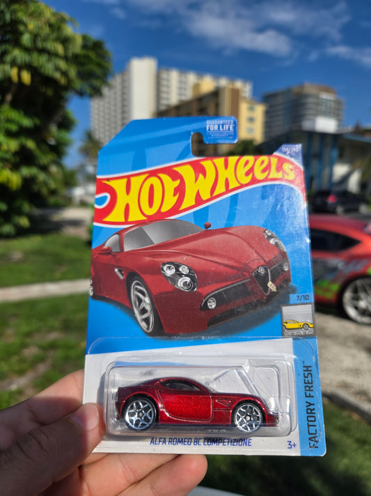 Alfa Romeo 8C Competizione - red