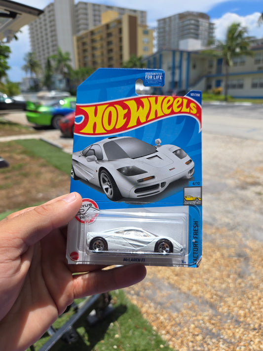 McLaren F1 - White (best buy exclusive)