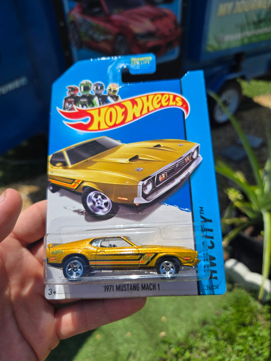 1971 Ford Mustang Mach 1 (coupe) - gold