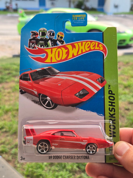 '69 Dodge Charger Daytona- red