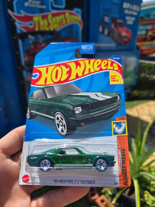 '65 Ford Mustang 2+2 fastback -green