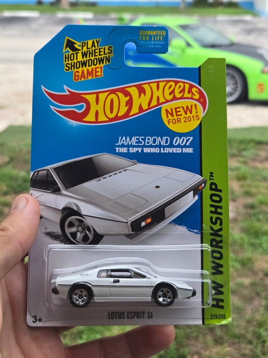 Lotus Espirit S1 - James Bond