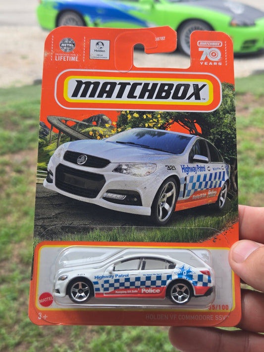 Holden VF Commodore SSV - police