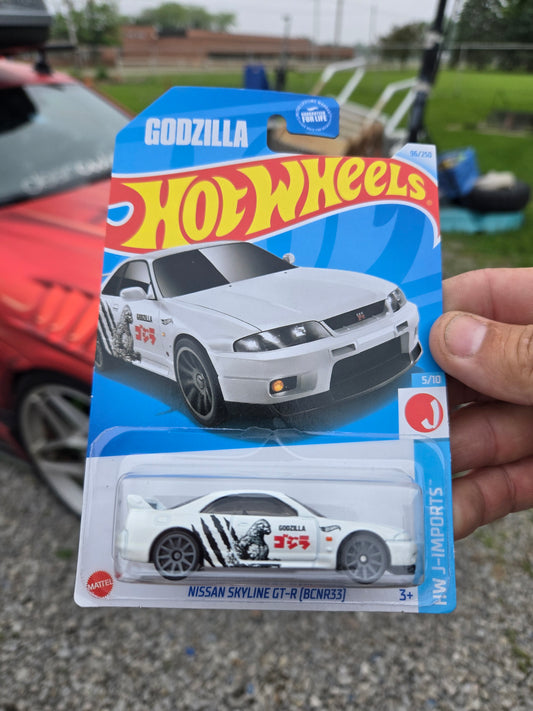 Nissan GTR R33 Godzilla - white